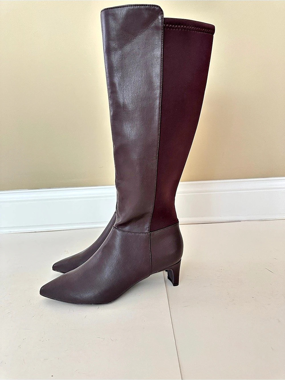 NEW Reaction Kenneth Cole Berry Chocolate KneeHigh Pointy Toe Women's Boots Sz 7